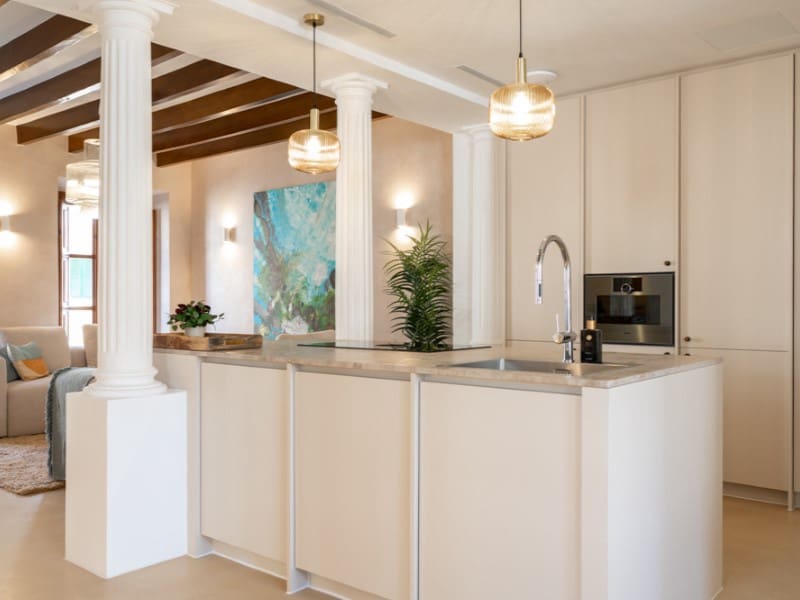4 soverom Villa til salgs i Alaro med svømmebasseng garasje - € 3 450 000 (Ref: 10027037)