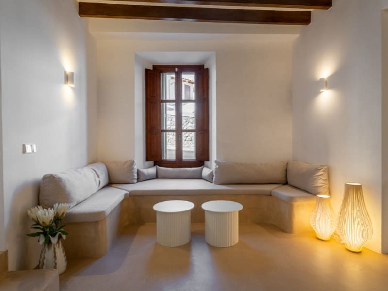 4 soverom Villa til salgs i Alaro med svømmebasseng garasje - € 3 450 000 (Ref: 10027037)