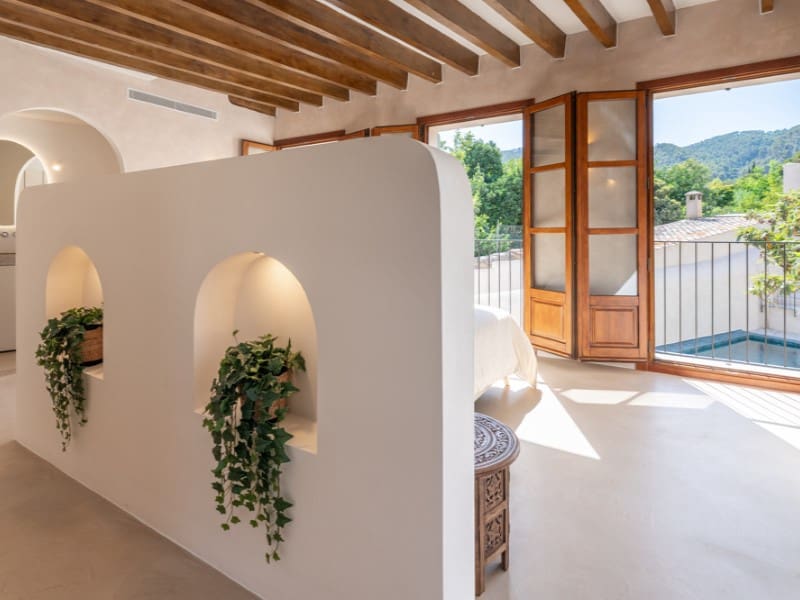 4 soverom Villa til salgs i Alaro med svømmebasseng garasje - € 3 450 000 (Ref: 10027037)