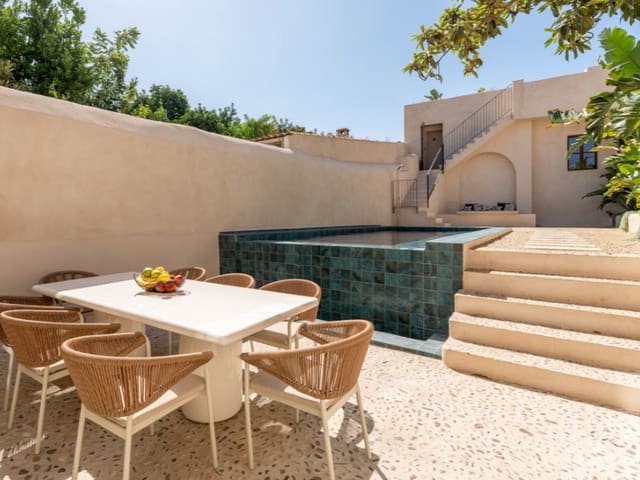 4 soverom Villa til salgs i Alaró med svømmebasseng garasje - € 3 450 000 (Ref: 10027037)