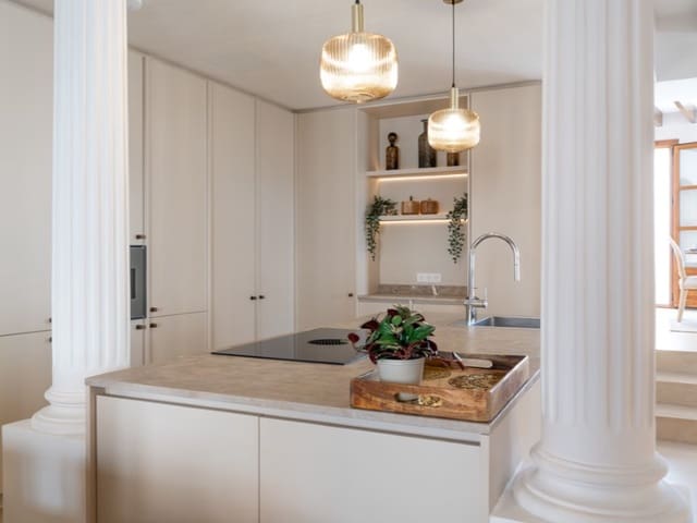 4 soverom Villa til salgs i Alaró med svømmebasseng garasje - € 3 450 000 (Ref: 10027037)