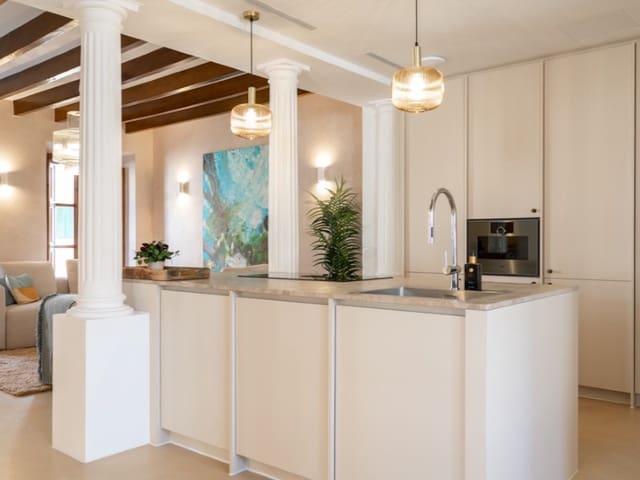 4 soverom Villa til salgs i Alaró med svømmebasseng garasje - € 3 450 000 (Ref: 10027037)