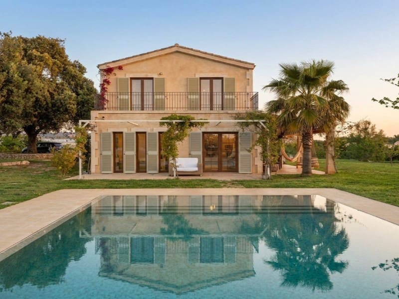 5 soveværelse Finca/Landehus til salg i Llubi med swimmingpool - € 2.150.000 (Ref: 10031738)