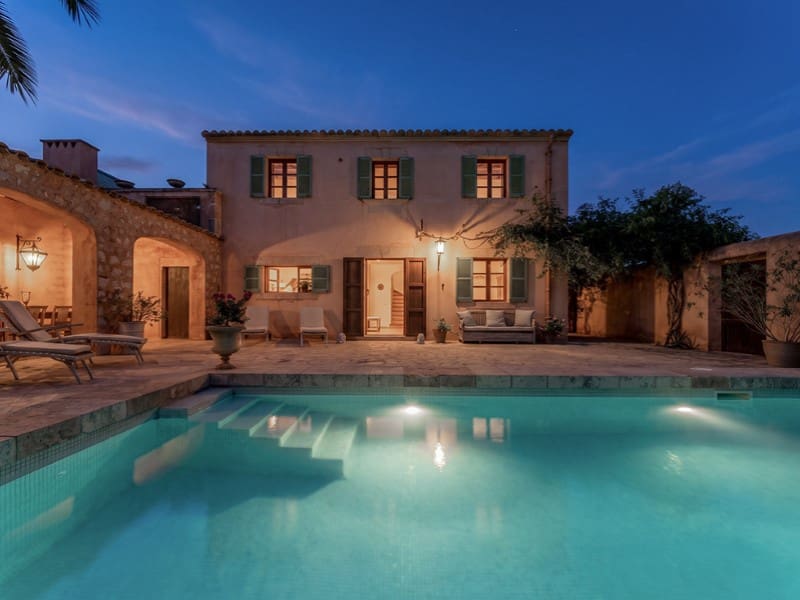 3 bedroom Villa for sale in Es Llombards with pool garage - € 1,800,000 (Ref: 10035122)