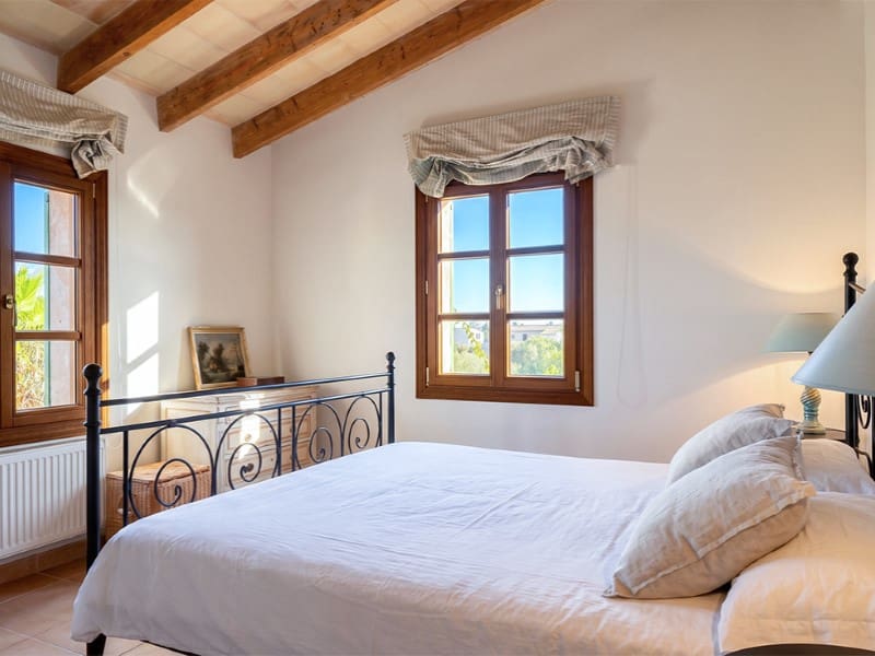 3 bedroom Villa for sale in Es Llombards with pool garage - € 1,800,000 (Ref: 10035122)