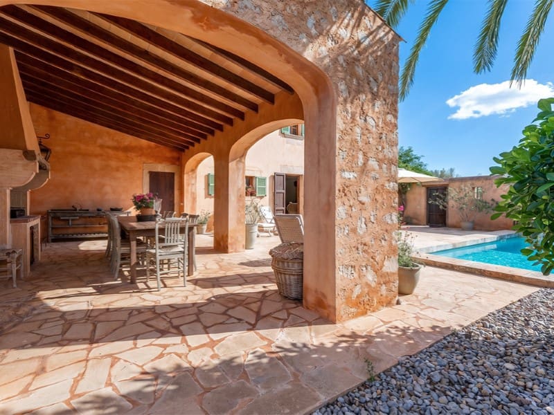 3 bedroom Villa for sale in Es Llombards with pool garage - € 1,800,000 (Ref: 10035122)
