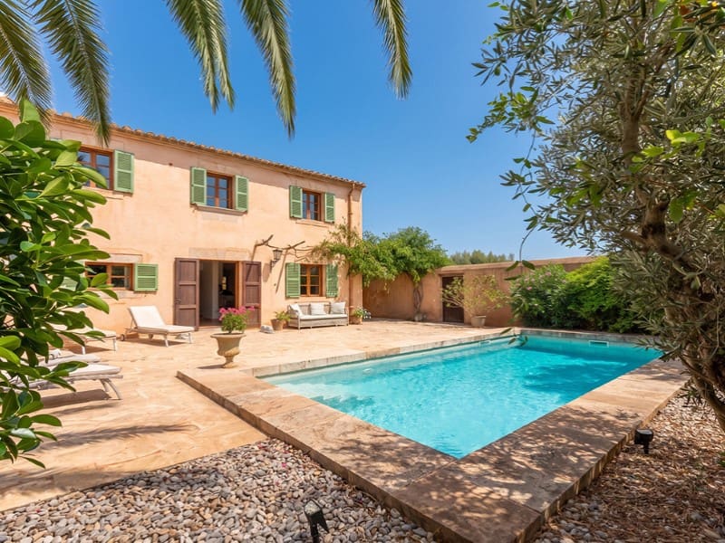 3 bedroom Villa for sale in Es Llombards with pool garage - € 1,800,000 (Ref: 10035122)