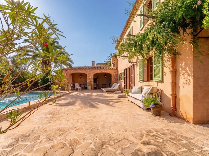3 bedroom Villa for sale in Es Llombards with pool garage - € 1,800,000 (Ref: 10035122)