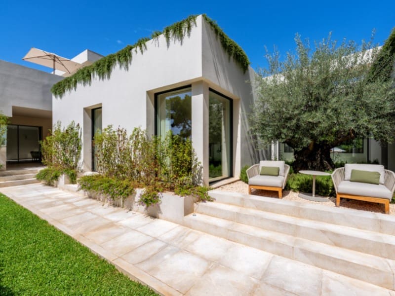 4 bedroom Villa for sale in Portals Nous with pool garage - € 10,900,000 (Ref: 10047073)