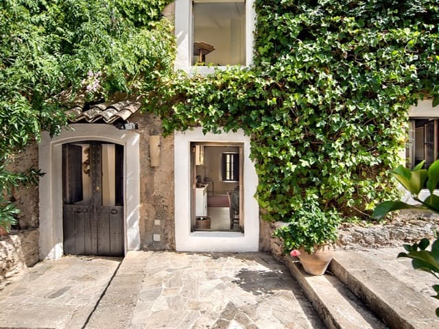 3 bedroom Villa for sale in Santa Eugènia with pool garage - € 1,050,000 (Ref: 10075515)