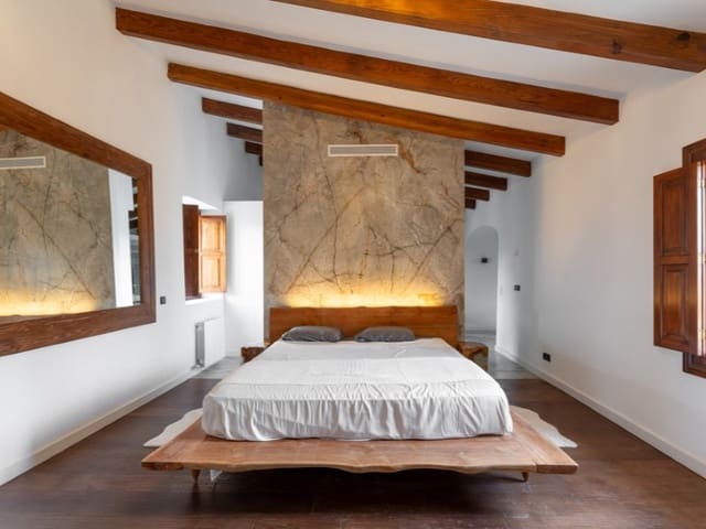 5 sovrum Finca/Hus på landet till salu i Santa Eugènia med pool garage - 3 900 000 € (Ref: 10115654)