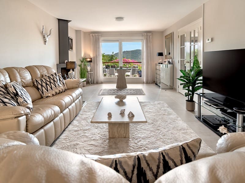 3 bedroom Villa for sale in Alaro with pool garage - € 1,850,000 (Ref: 10148499)
