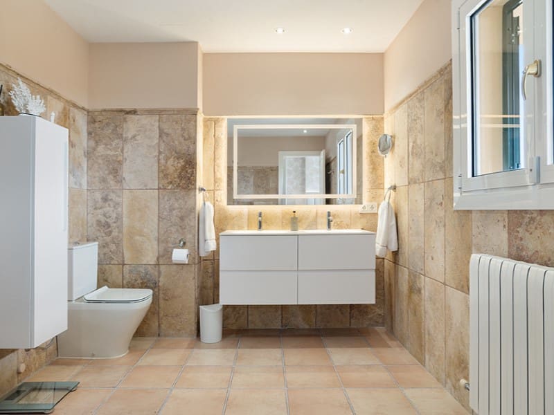 3 bedroom Villa for sale in Alaro with pool garage - € 1,850,000 (Ref: 10148499)