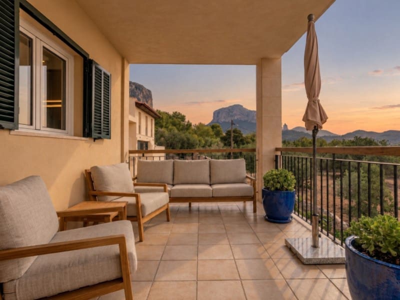 3 bedroom Villa for sale in Alaro with pool garage - € 1,850,000 (Ref: 10148499)