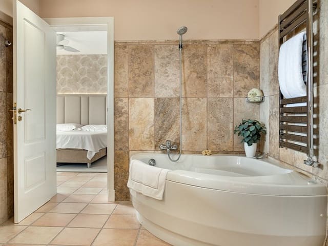 3 bedroom Villa for sale in Alaró with pool garage - € 1,850,000 (Ref: 10148499)