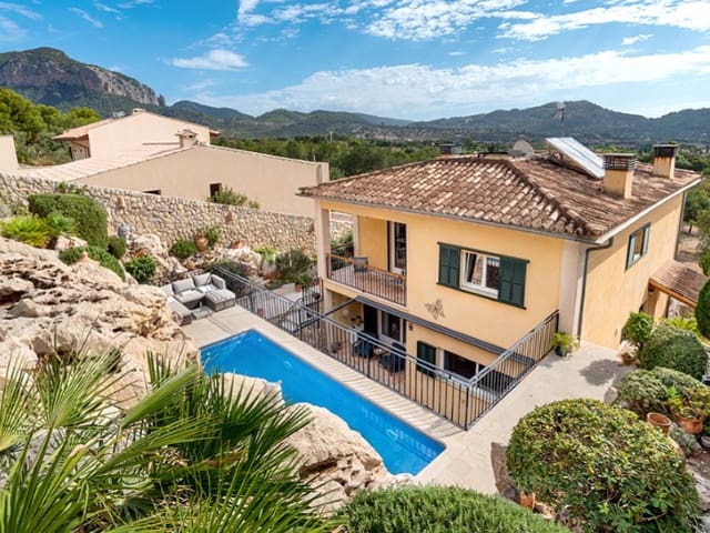 3 bedroom Villa for sale in Alaró with pool garage - € 1,850,000 (Ref: 10148499)
