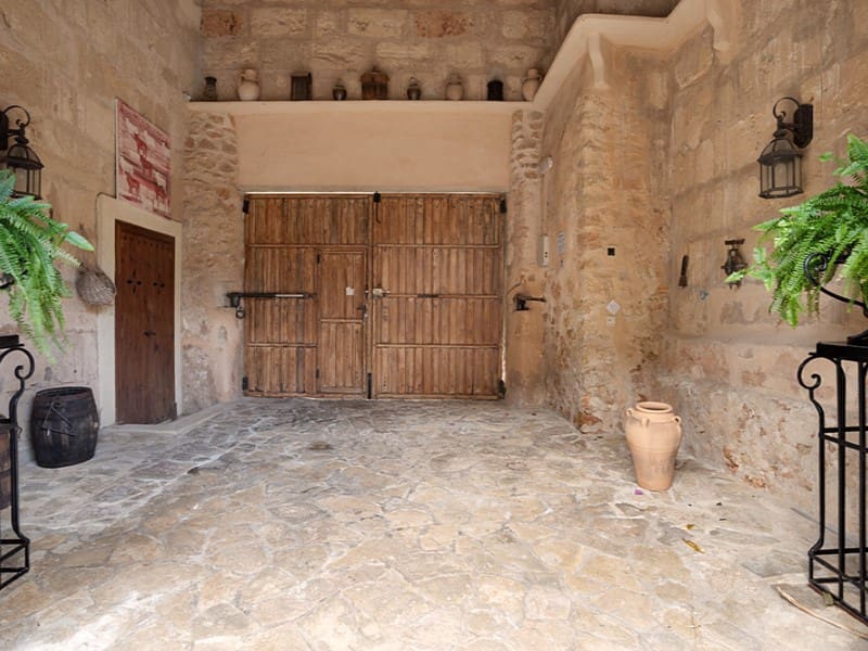 5 Zimmer Villa zu verkaufen in Santa Maria del Cami mit Garage - 2.250.000 € (Ref: 10166385)