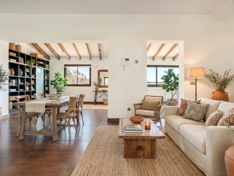 4 bedroom Villa for sale in Alaro with garage - € 850,000 (Ref: 10166387)