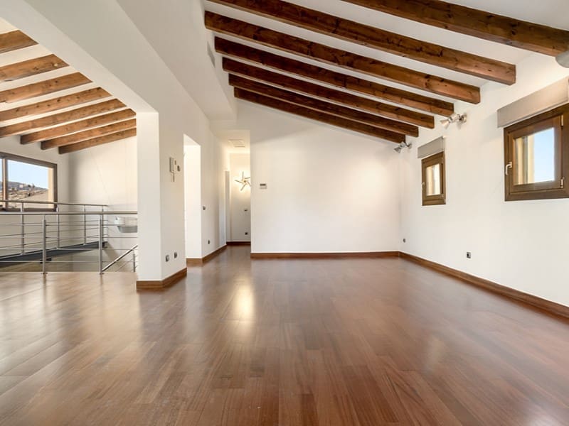 4 bedroom Villa for sale in Alaro with garage - € 850,000 (Ref: 10166387)