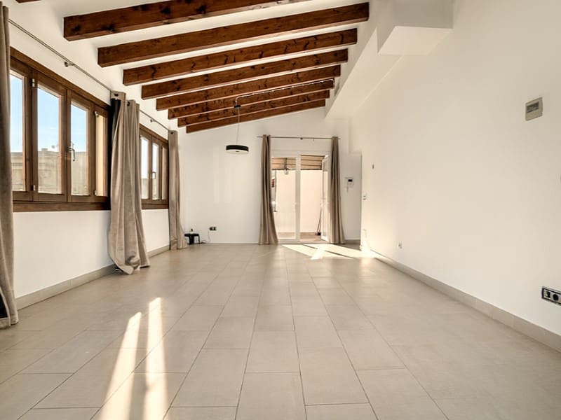 4 bedroom Villa for sale in Alaro with garage - € 850,000 (Ref: 10166387)