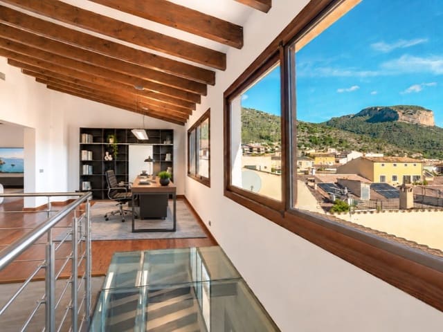 4 bedroom Villa for sale in Alaró with garage - € 850,000 (Ref: 10166387)