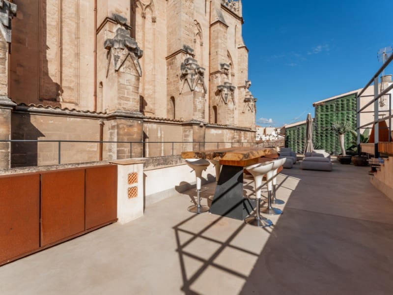 2 bedroom Apartment for sale in Palma de Mallorca with garage - € 3,500,000 (Ref: 10166390)