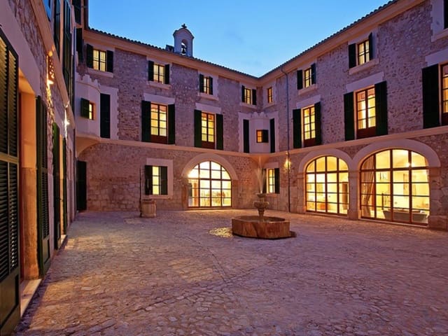 84 soveværelse Finca/Landehus til salg i Valldemosa med swimmingpool garage - € 23.000.000 (Ref: 5801039)