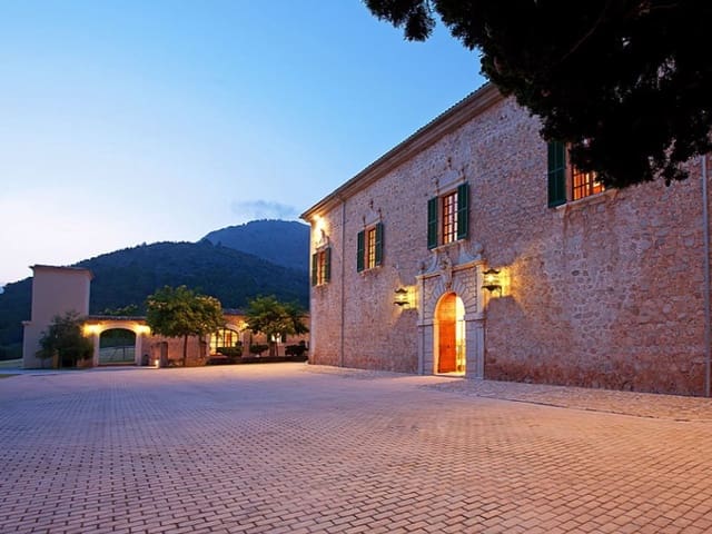 84 soveværelse Finca/Landehus til salg i Valldemosa med swimmingpool garage - € 23.000.000 (Ref: 5801039)
