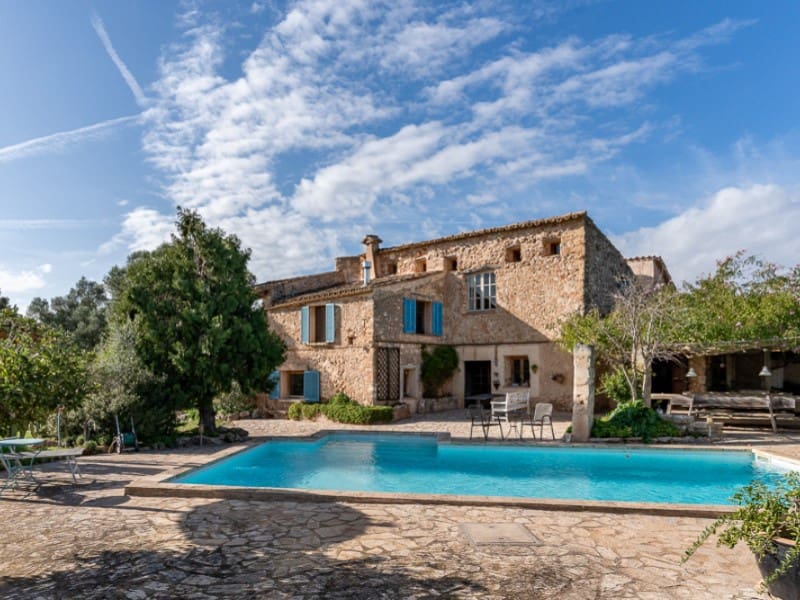 6 soveværelse Finca/Landehus til salg i Llubi med swimmingpool garage - € 1.800.000 (Ref: 5801151)