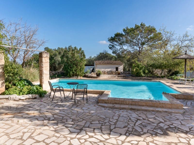 6 soveværelse Finca/Landehus til salg i Llubi med swimmingpool garage - € 1.800.000 (Ref: 5801151)