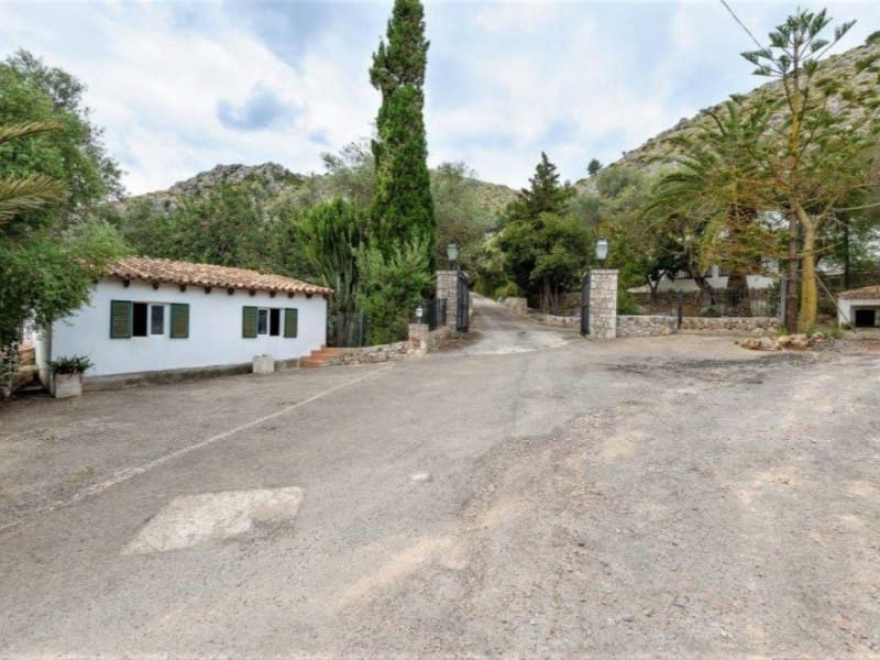 11 soveværelse Finca/Landehus til salg i Pollensa / Pollenca med swimmingpool garage - € 3.500.000 (Ref: 5801184)