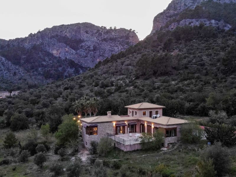 6 soveværelse Finca/Landehus til salg i Bunyola med swimmingpool - € 3.000.000 (Ref: 5801333)