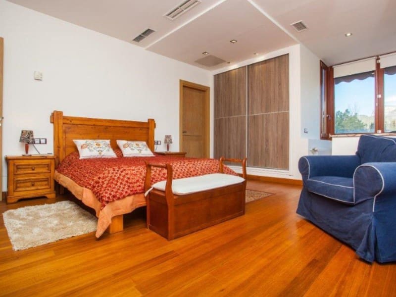 6 soveværelse Finca/Landehus til salg i Bunyola med swimmingpool - € 3.000.000 (Ref: 5801333)