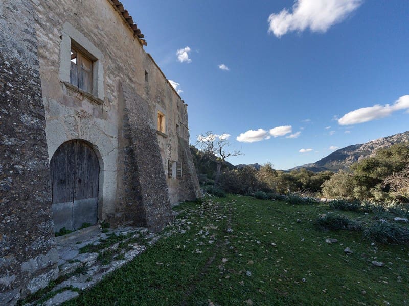 5 soveværelse Finca/Landehus til salg i Orient - € 1.490.000 (Ref: 5801348)