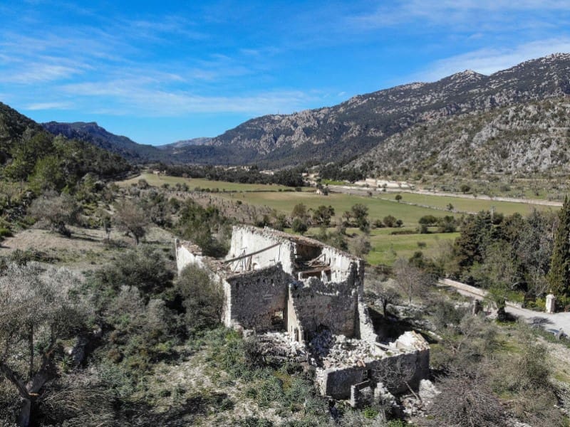 5 soveværelse Finca/Landehus til salg i Orient - € 1.490.000 (Ref: 5801348)