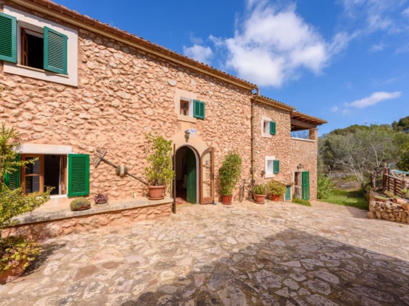 3 soverom Finca/Herregård til salgs i Portocolom med svømmebasseng garasje - € 1 400 000 (Ref: 5921672)