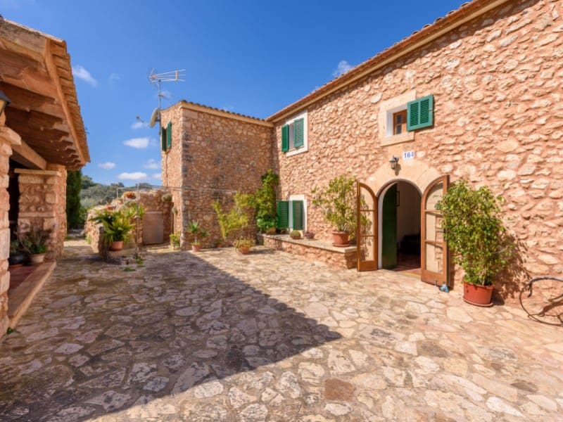 3 soverom Finca/Herregård til salgs i Portocolom med svømmebasseng garasje - € 1 400 000 (Ref: 5921672)