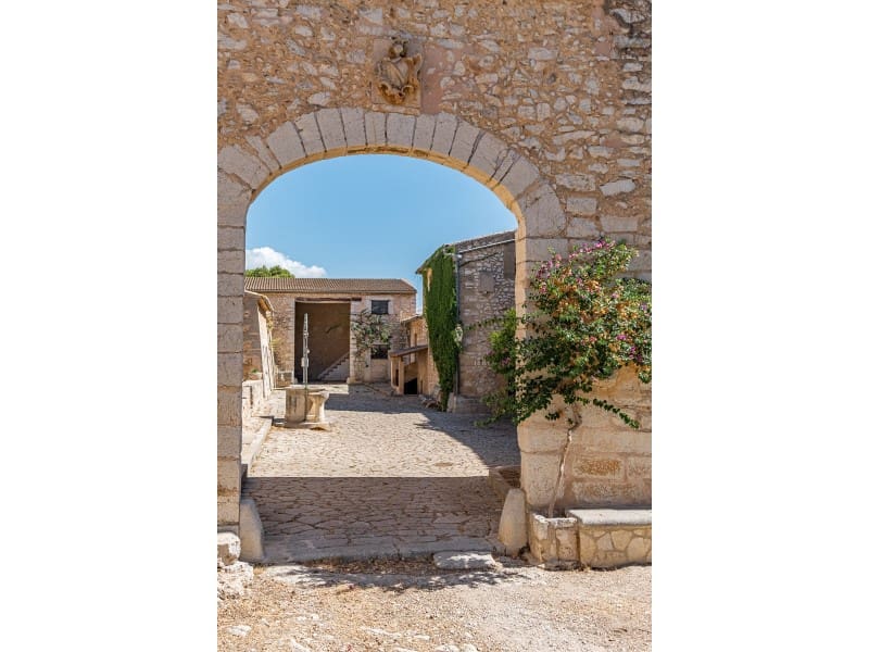 10 soveværelse Finca/Landehus til salg i Binissalem med swimmingpool garage - € 4.500.000 (Ref: 5987897)