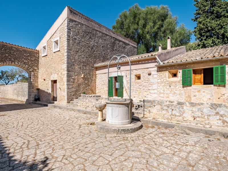 10 soveværelse Finca/Landehus til salg i Binissalem med swimmingpool garage - € 4.500.000 (Ref: 5987897)