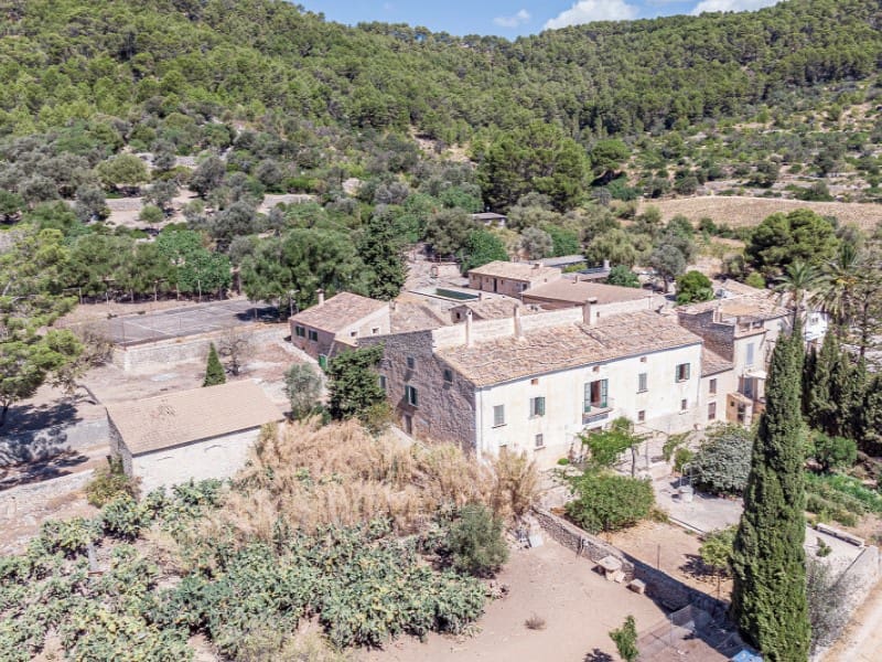 10 soveværelse Finca/Landehus til salg i Binissalem med swimmingpool garage - € 4.500.000 (Ref: 5987897)