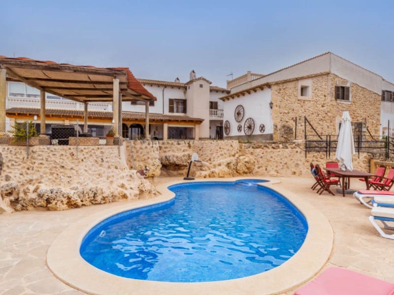 7 soveværelse Finca/Landehus til salg i Lloret de Vista Alegre med swimmingpool - € 3.800.000 (Ref: 6226761)