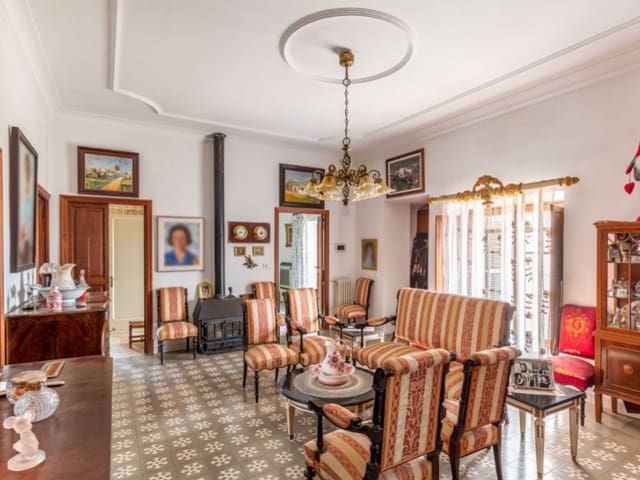 7 makuuhuone Maalaistalo myytävänä paikassa Lloret de Vista Alegre mukana uima-altaan - 3 800 000 € (Ref: 6226761)