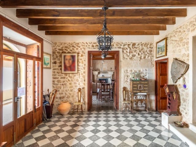 7 makuuhuone Maalaistalo myytävänä paikassa Lloret de Vista Alegre mukana uima-altaan - 3 800 000 € (Ref: 6226761)