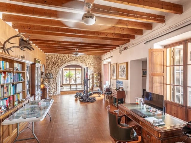 7 makuuhuone Maalaistalo myytävänä paikassa Lloret de Vista Alegre mukana uima-altaan - 3 800 000 € (Ref: 6226761)