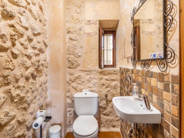 7 makuuhuone Maalaistalo myytävänä paikassa Lloret de Vista Alegre mukana uima-altaan - 3 800 000 € (Ref: 6226761)