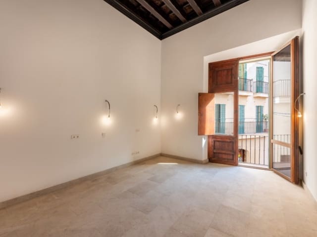 3 soveværelse Lejlighed til salg i Cort, Palma de Mallorca med garage - € 1.840.000 (Ref: 6426239)