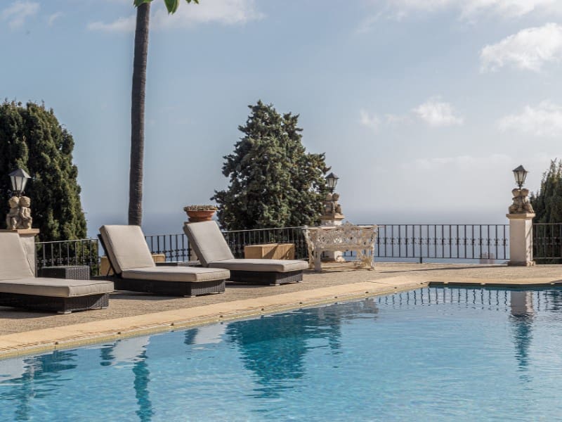 11 soveværelse Finca/Landehus til salg i Genova med swimmingpool garage - € 12.900.000 (Ref: 6571119)