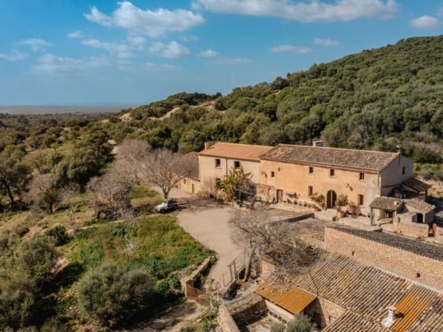 8 soveværelse Finca/Landehus til salg i Artà med garage - € 7.800.000 (Ref: 6679110)