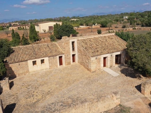 22 soveværelse Finca/Landehus til salg i Llucmajor med swimmingpool - € 25.000.000 (Ref: 6973435)