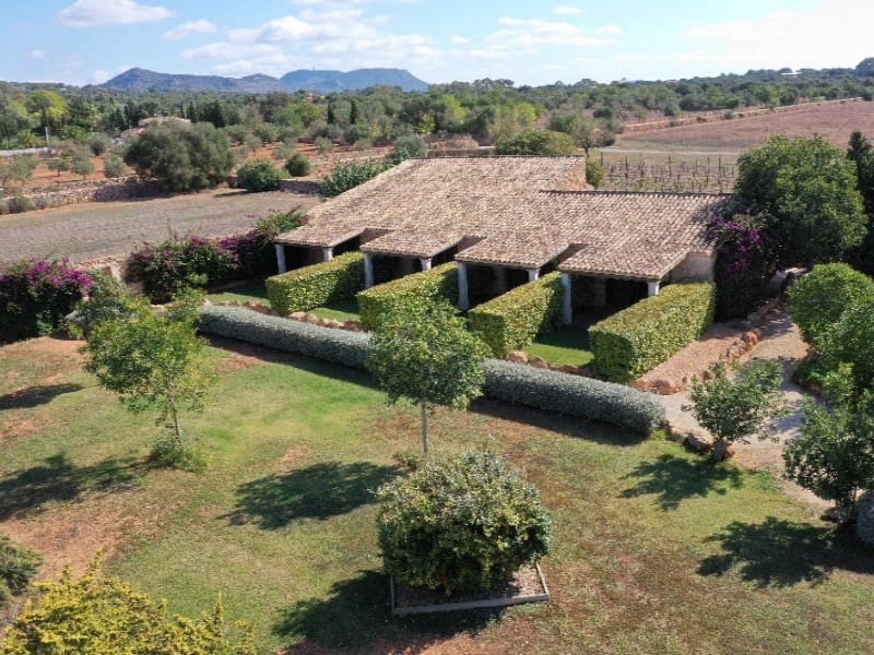 22 soveværelse Finca/Landehus til salg i Llucmajor med swimmingpool - € 25.000.000 (Ref: 6973435)